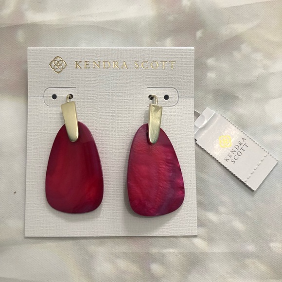 Kendra Scott Jewelry - SALE! Kendra Scott Marty Red Mother Pearl Earrings